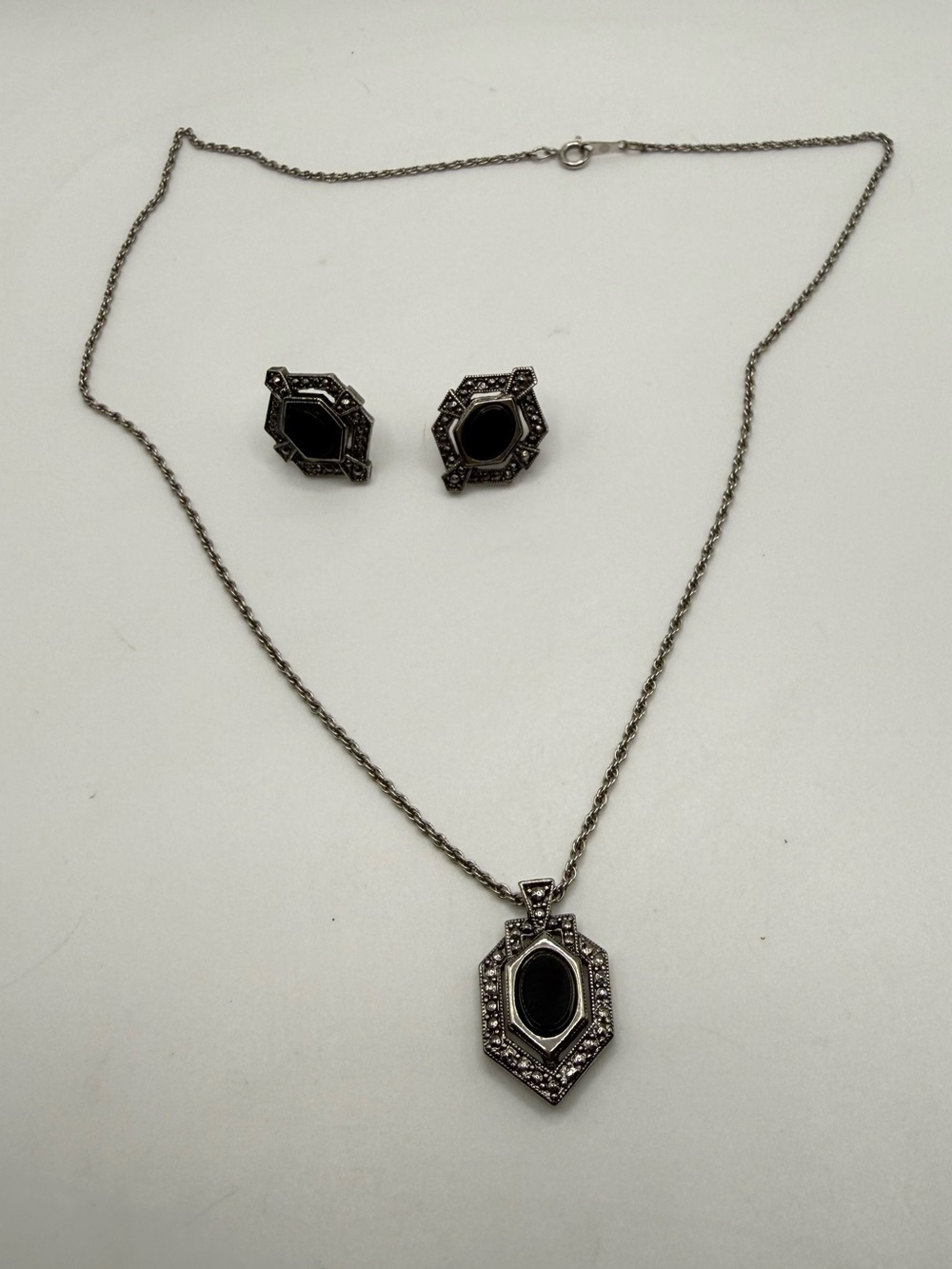 Vintage Avon 1994 Art Deco Black Cabochon Necklace & Post Earring Set